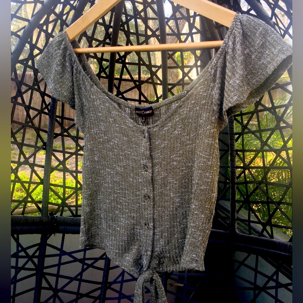 🔴2/$10 Almost Famous tie front knit shirt